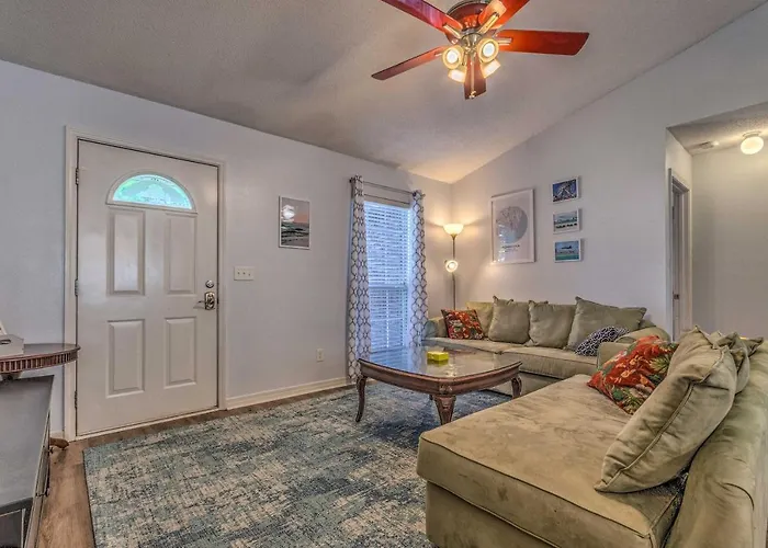 Holiday home 10 Mi To Downtown Pensacola: Pets Welcome! *