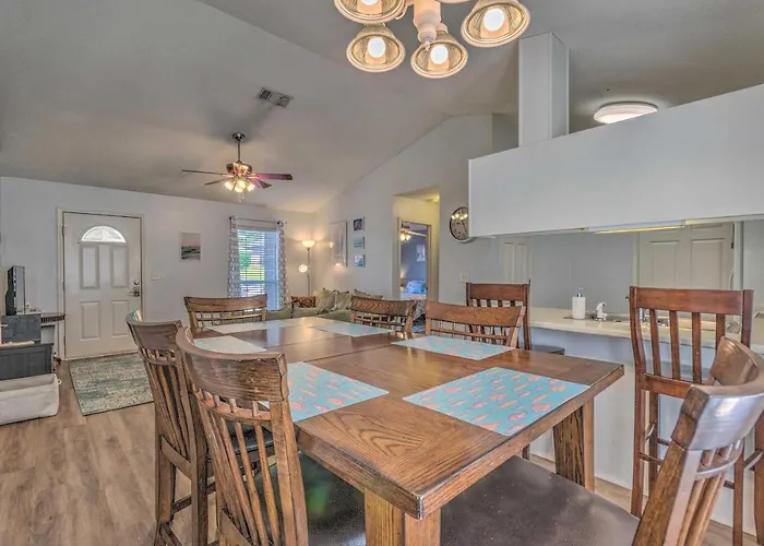 10 Mi To Downtown Pensacola: Pets Welcome! Holiday home