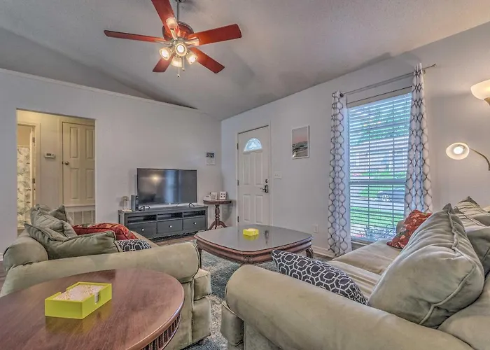 10 Mi To Downtown Pensacola: Pets Welcome! Holiday home Pensacola