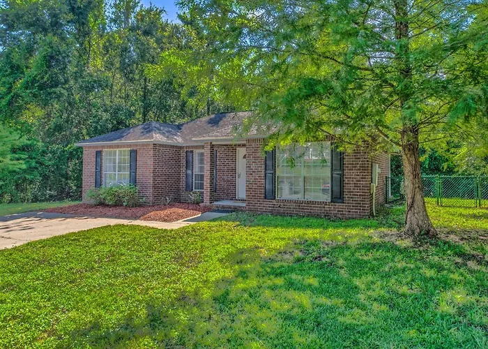 Holiday home 10 Mi To Downtown Pensacola: Pets Welcome! *